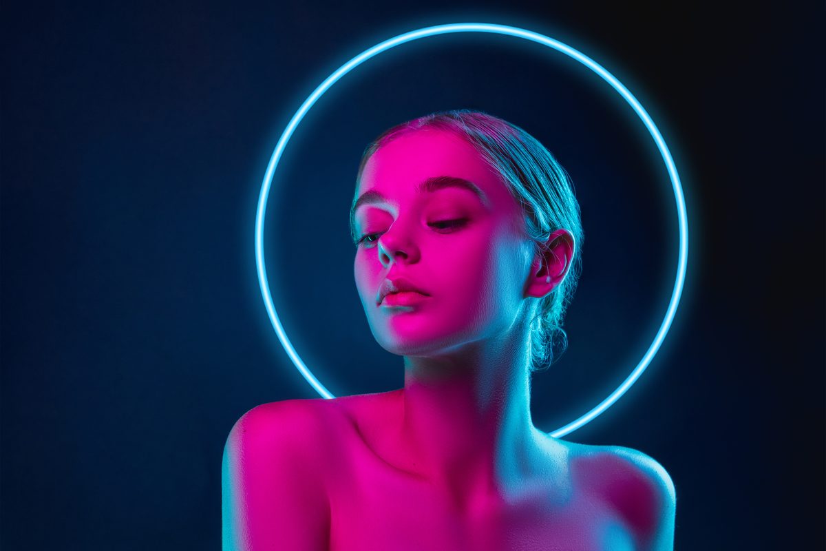 Finding Beauty in Motion: What Bird Photography Teaches Us About Portrait Retouching