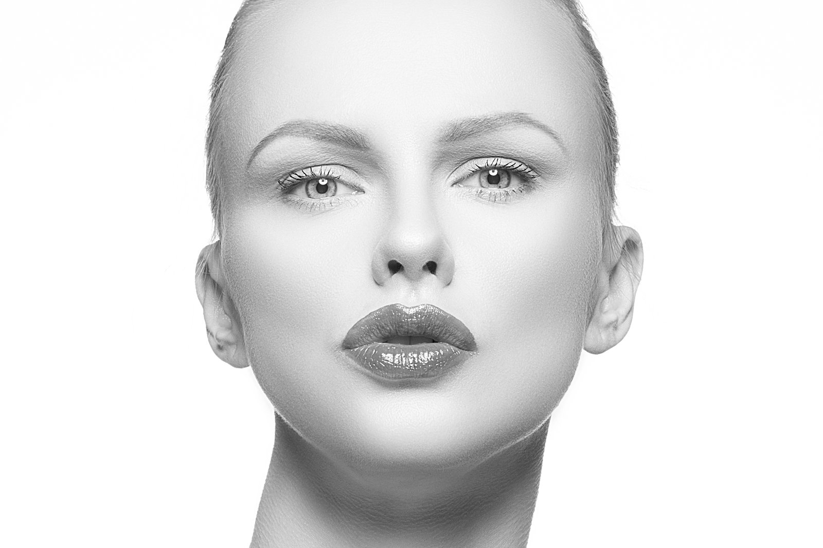 Game-Changing Portrait Photography: What Apple's New Foldable iPhone Means for Beauty Editors