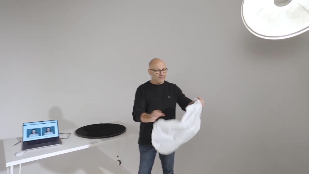 Diffusion sock and grid shown as optional beauty dish add-ons
