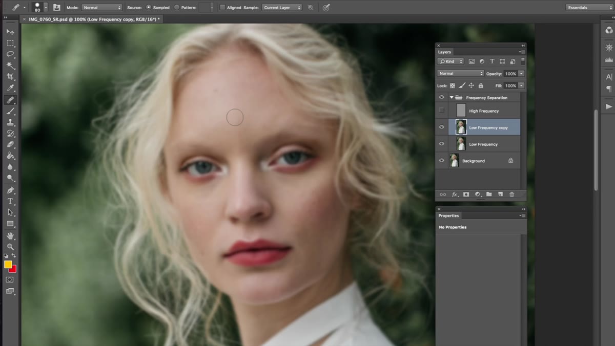 Healing brush sampling a clean area of skin on the low-frequency layer