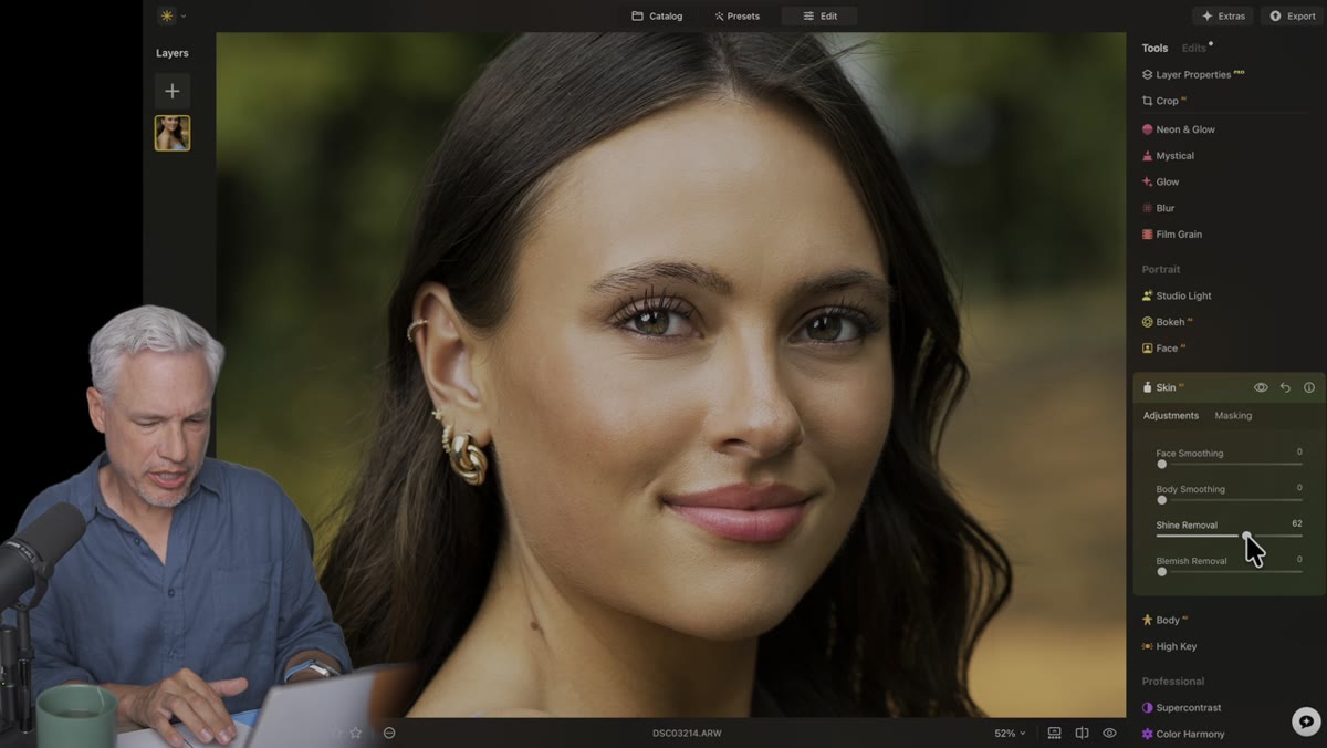 Shine removal slider in Skin panel, subtle change on forehead