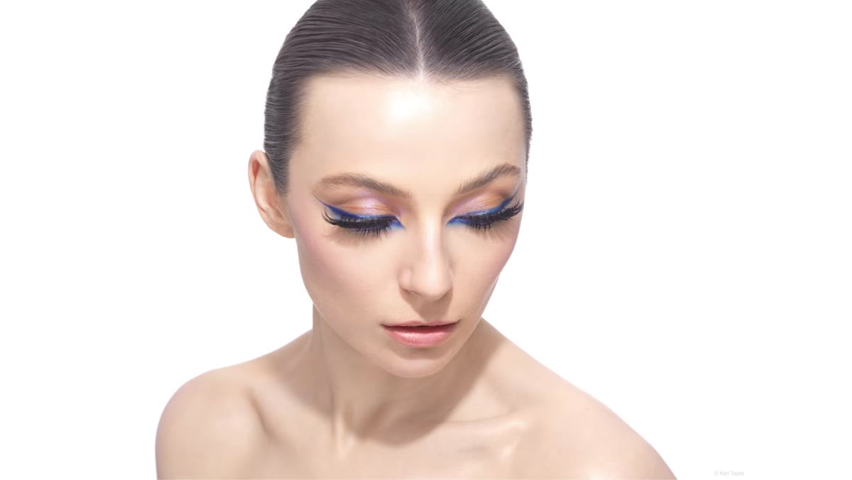 Model&rsquo;s face showing soft overall light with defined shadow edges